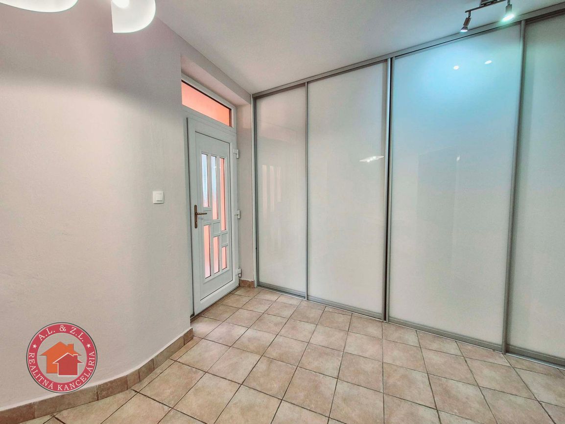 VEĽKÝ 3 izbový BYT SO ZÁHRADKOU a GARÁŽOU V SENCI – CENTRUM - 10