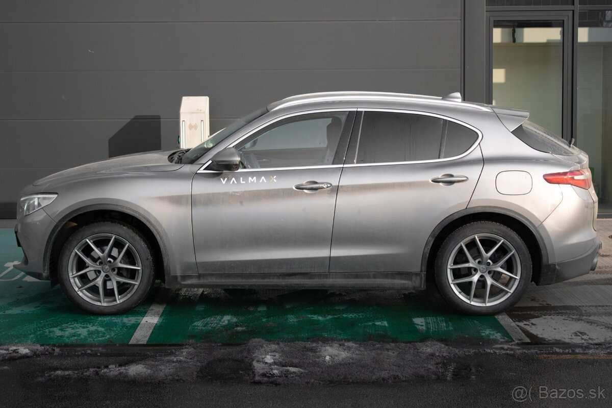 Alfa Romeo Stelvio - 10