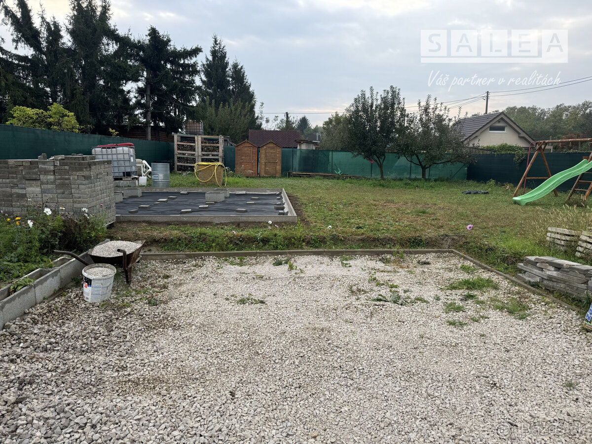 Dvojzáhrada v Kráľovej nad Váhom pri Váhu o výmere 523 m2 EX - 10