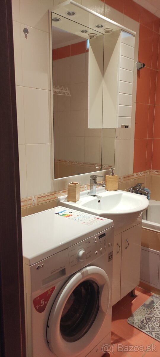 Prenájom 3-izbový byt - 10