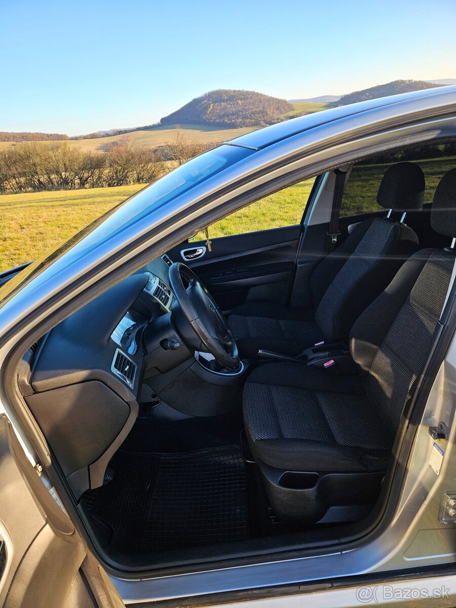 Peugeot 307 1.6 HDi – spoľahlivý hatchback s nízkouSpotrebou - 10
