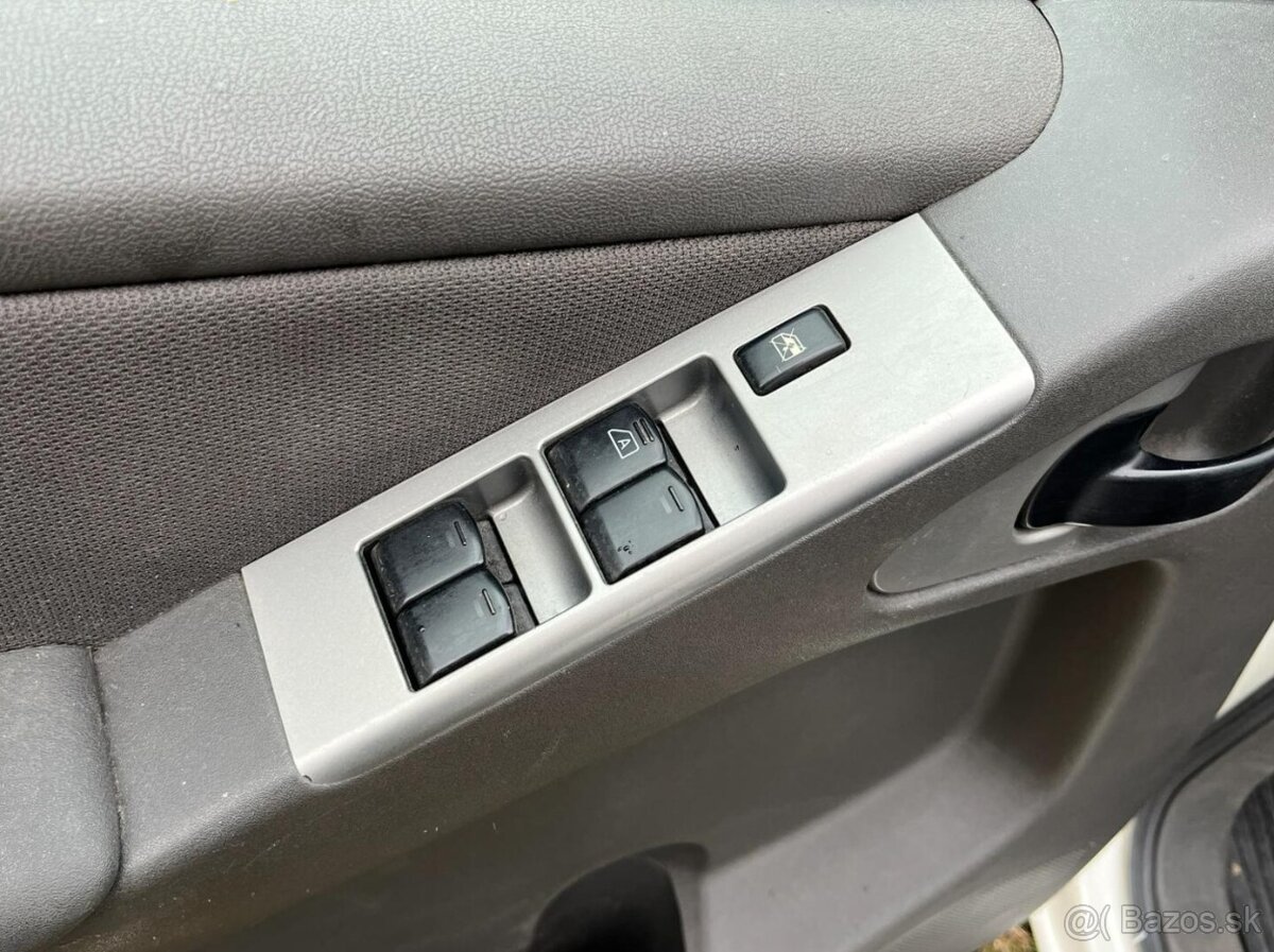 Nissan Pathfinder 2.5DDTi 4x4 - 10