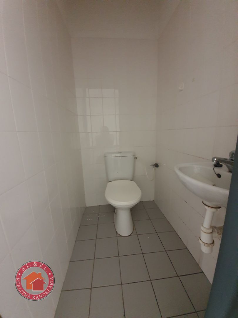 52 m2 OBCHODNÝ PRIESTOR V SENCI - CENTRUM, TURECKÁ UL. - 10