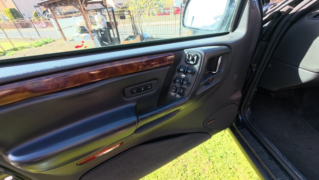 Jeep Grand Cherokee 5.2 Limited - 10