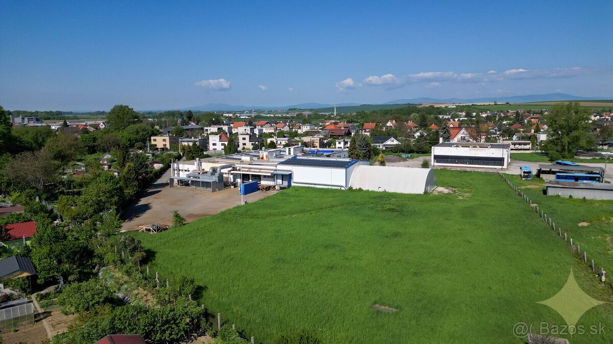 Ponúkame na predaj výrobný areál 14578 m2 v Partizánskom ul. - 10