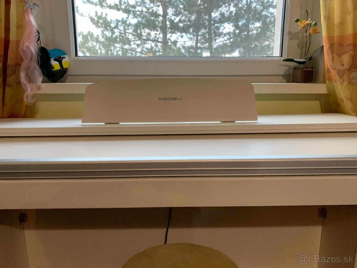 Digitálne piano Medeli UP81/WH - 10