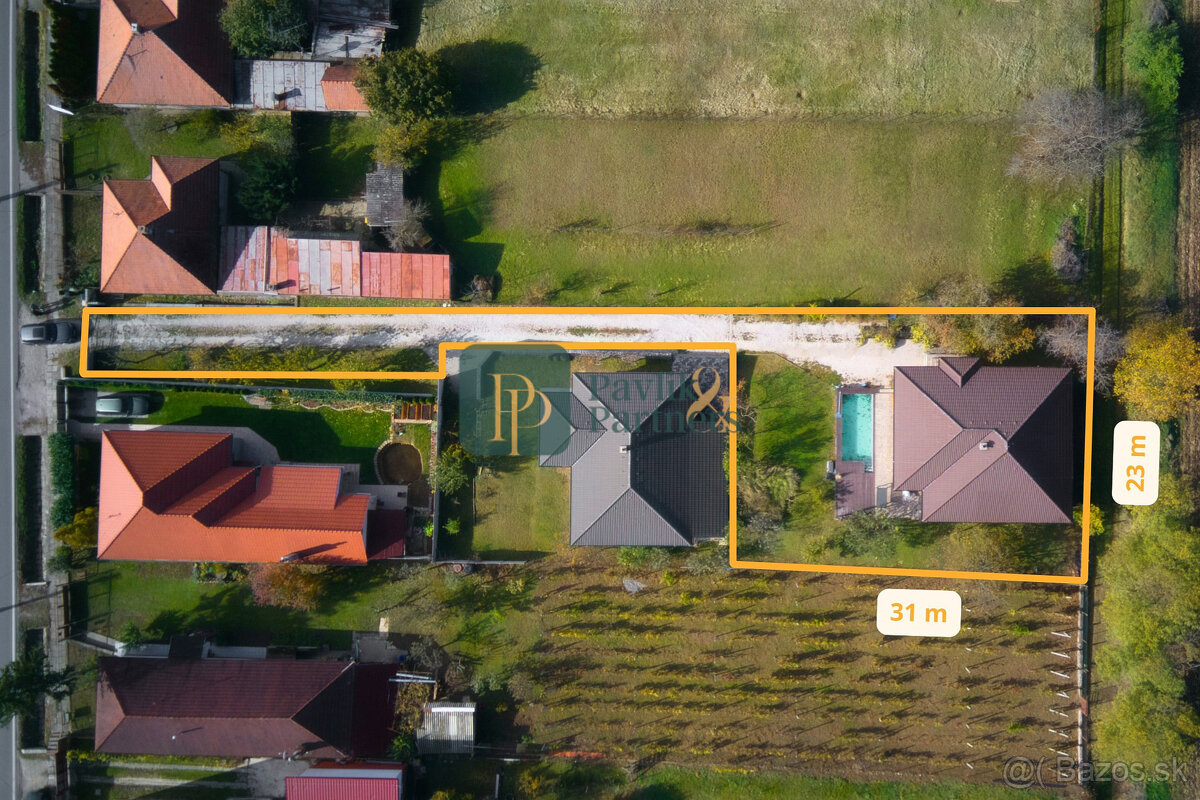 Predaj krásny zariadený 4 izbový rodinný dom, bazén, 760m2 p - 10