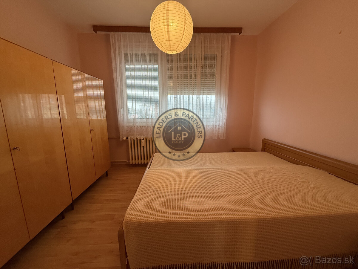 Na predaj 3iz. so zaskleným balkónom v Seredi - 10