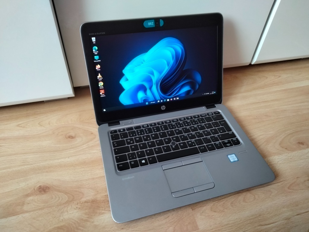 HP elitebook 820 g3/ Intel core i5/8gb ram /ssd /Windows 11 - 10