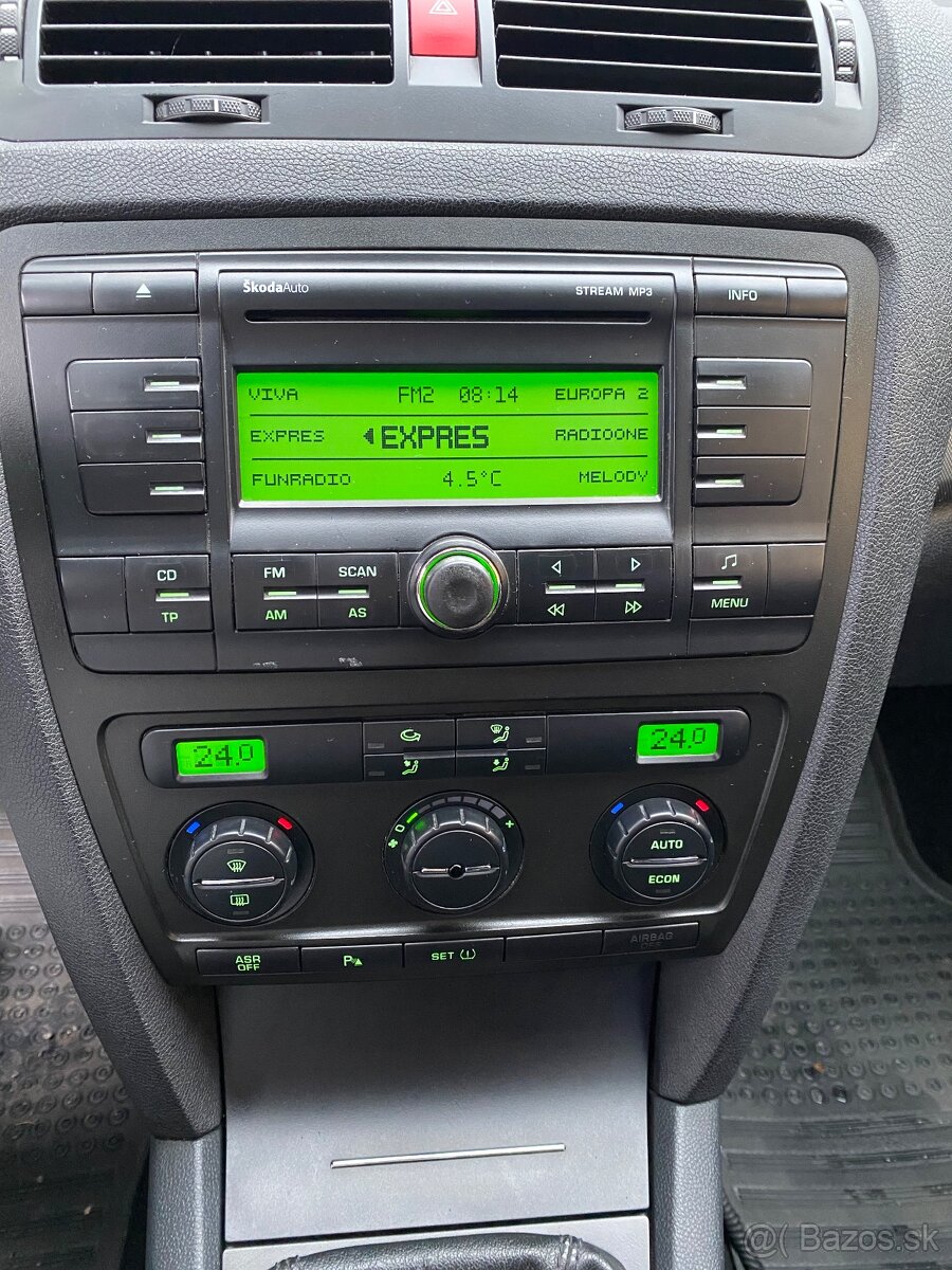 Škoda Octavia 2 Combi 1.6 benzín 75Kw Rok 2007 - 10