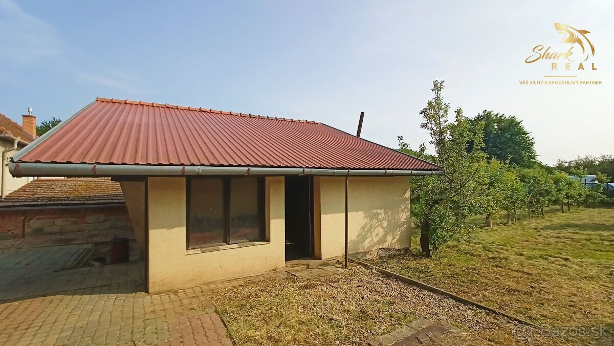 REZERVOVANÉ Rodinný dom s potenciálom neďaleko Zlatých Mora - 10