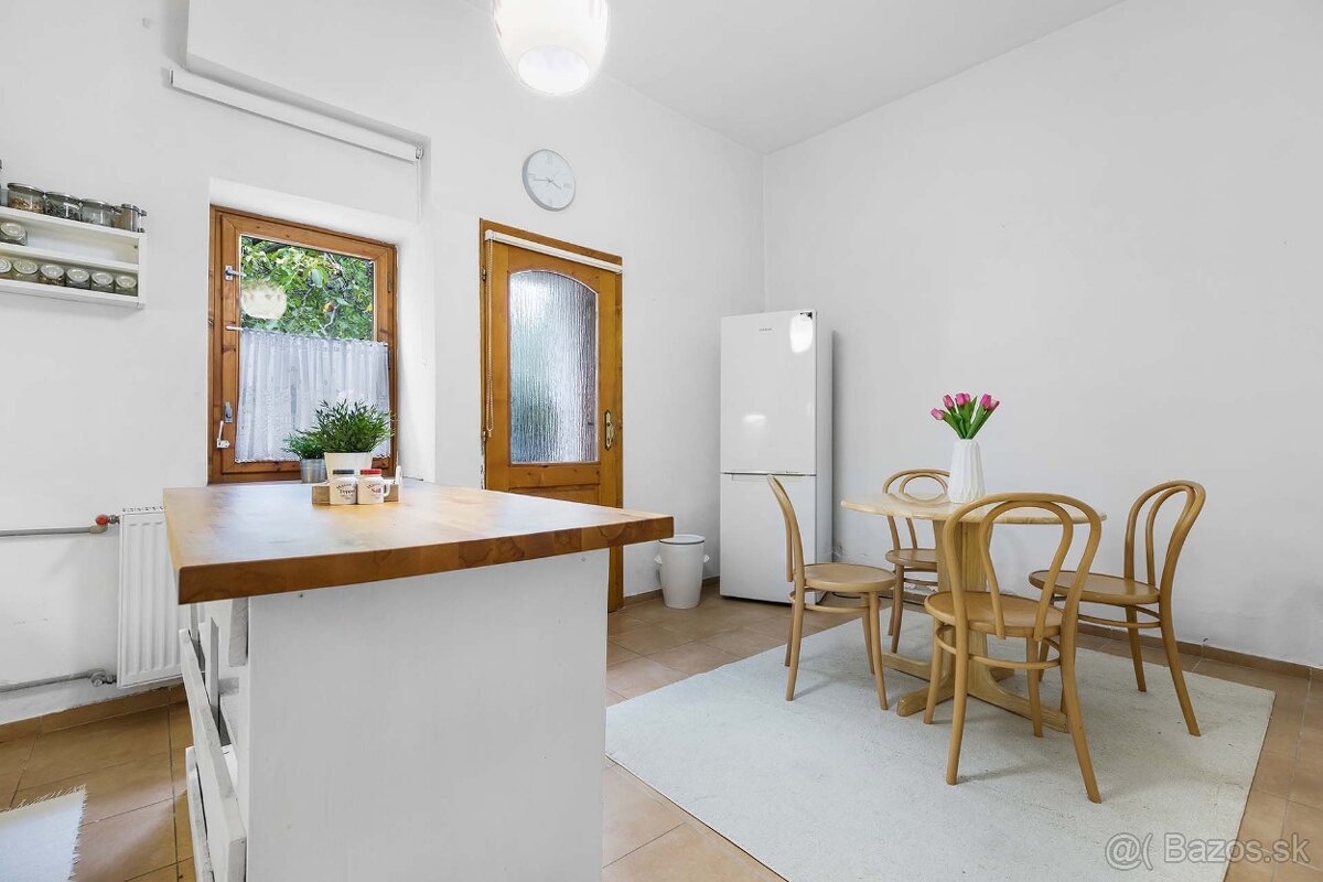 3–IZB. RD. V HISTORICKOM CENTRE SVÄTÉHO JURA - 10