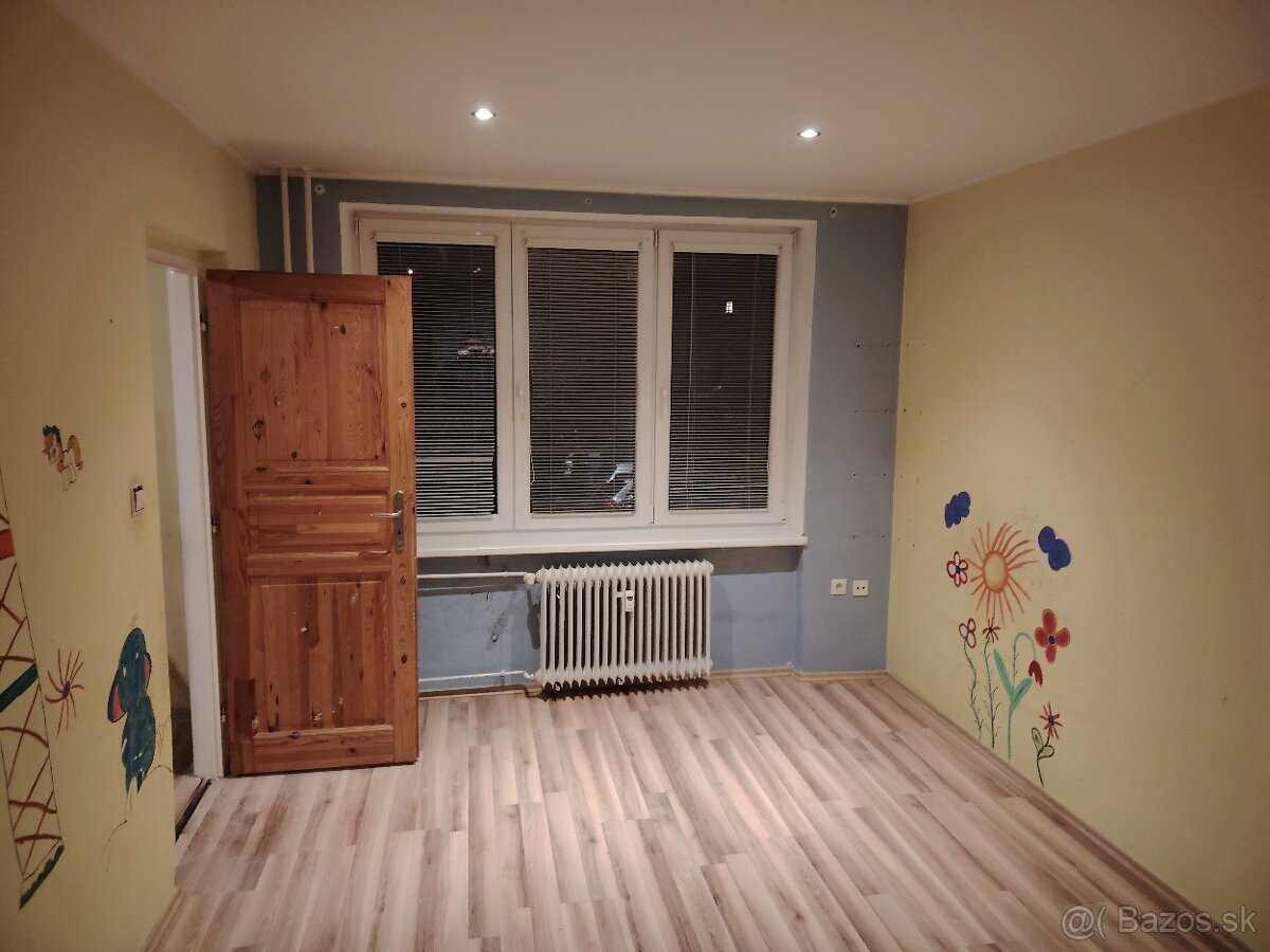 Predám 2- izbový byt na Starom sídlisku - 10