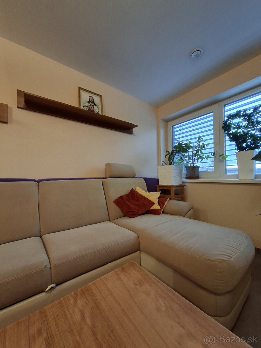 Krémový gauč - 10