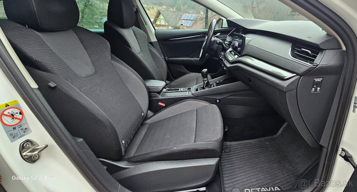 Škoda Octavia IV 2.0TDi Style Combi manuál - 10