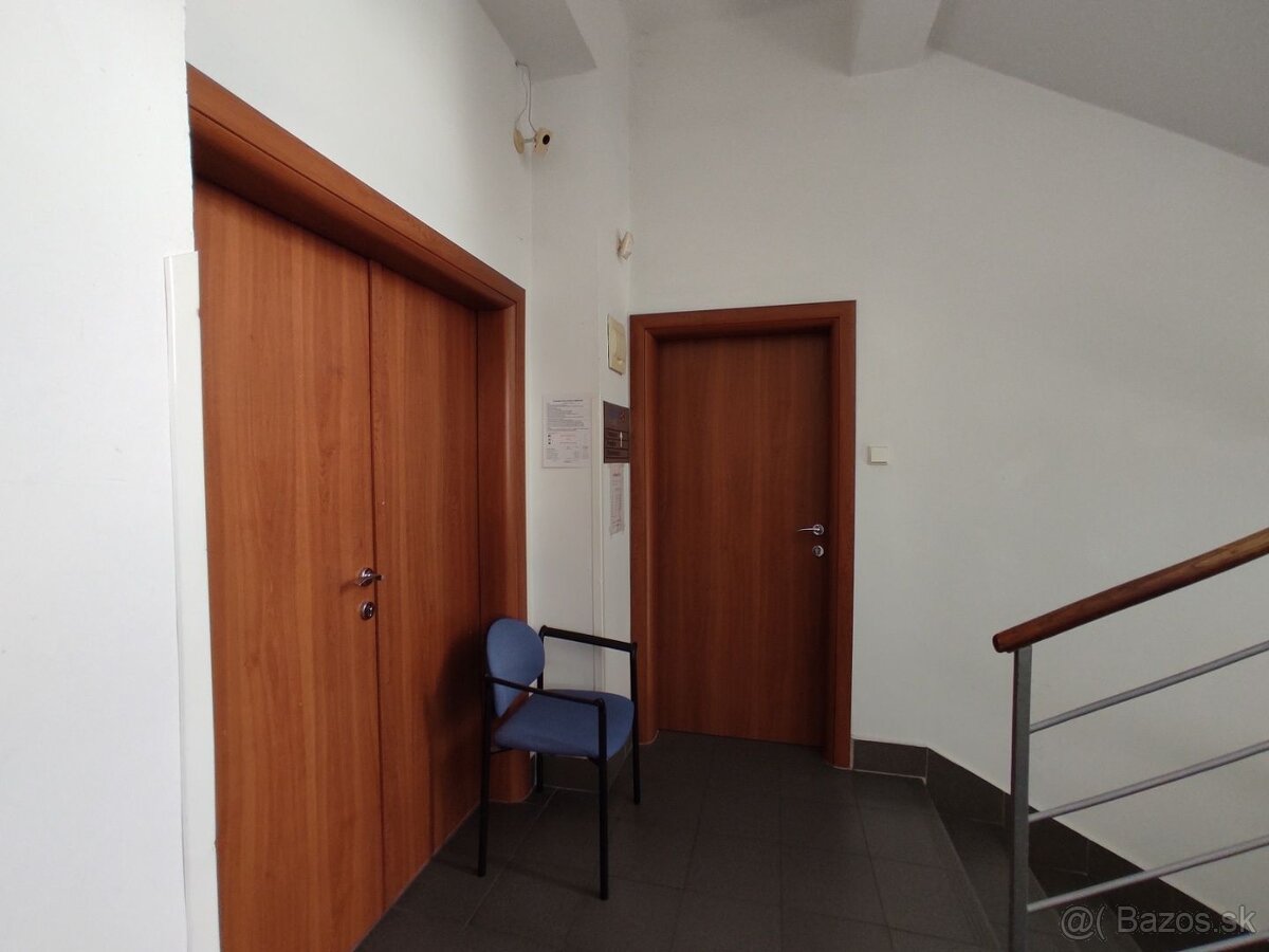 126m2 obchodný priestor s veľkým preskleným výkladom, Račian - 10