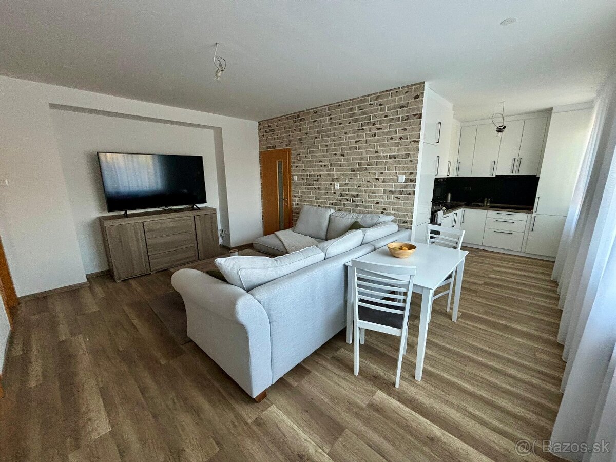 Ponuka na prenájom: 3-izbový byt - 10