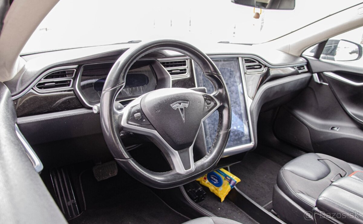 Tesla Model S 85 Free Supercharger - 10