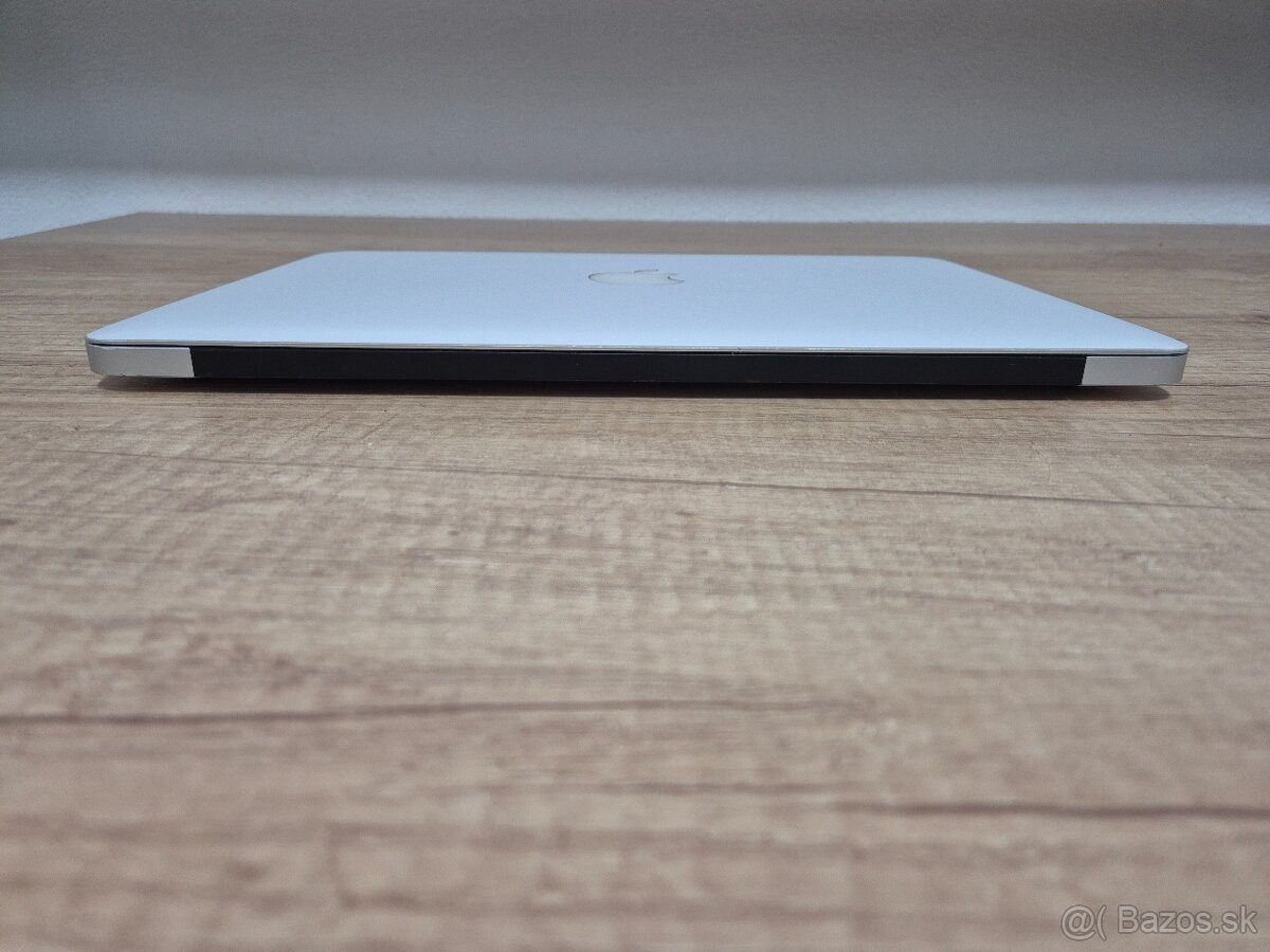 MacBook Air (13-inch, 2015) /Intel Core i5/4GB RAM/128GB SSD - 10