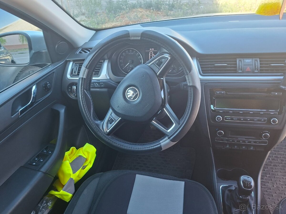 Škoda Rapid - 10
