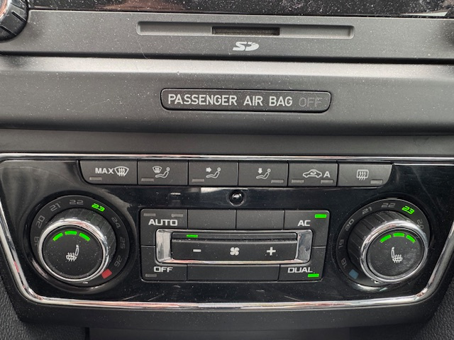 Škoda Superb Combi 2.0 TDI CR 4x4 Elegance DSG - 10