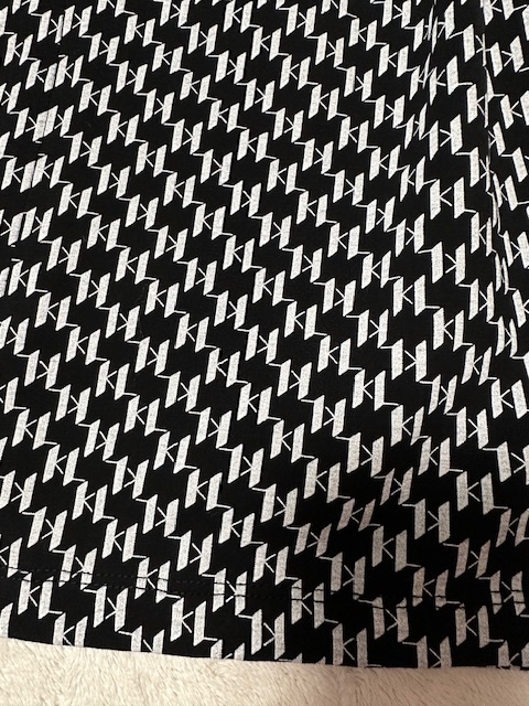 Čiernobiele tričko so stojačikom a monogramom Karl Lagerfeld - 10