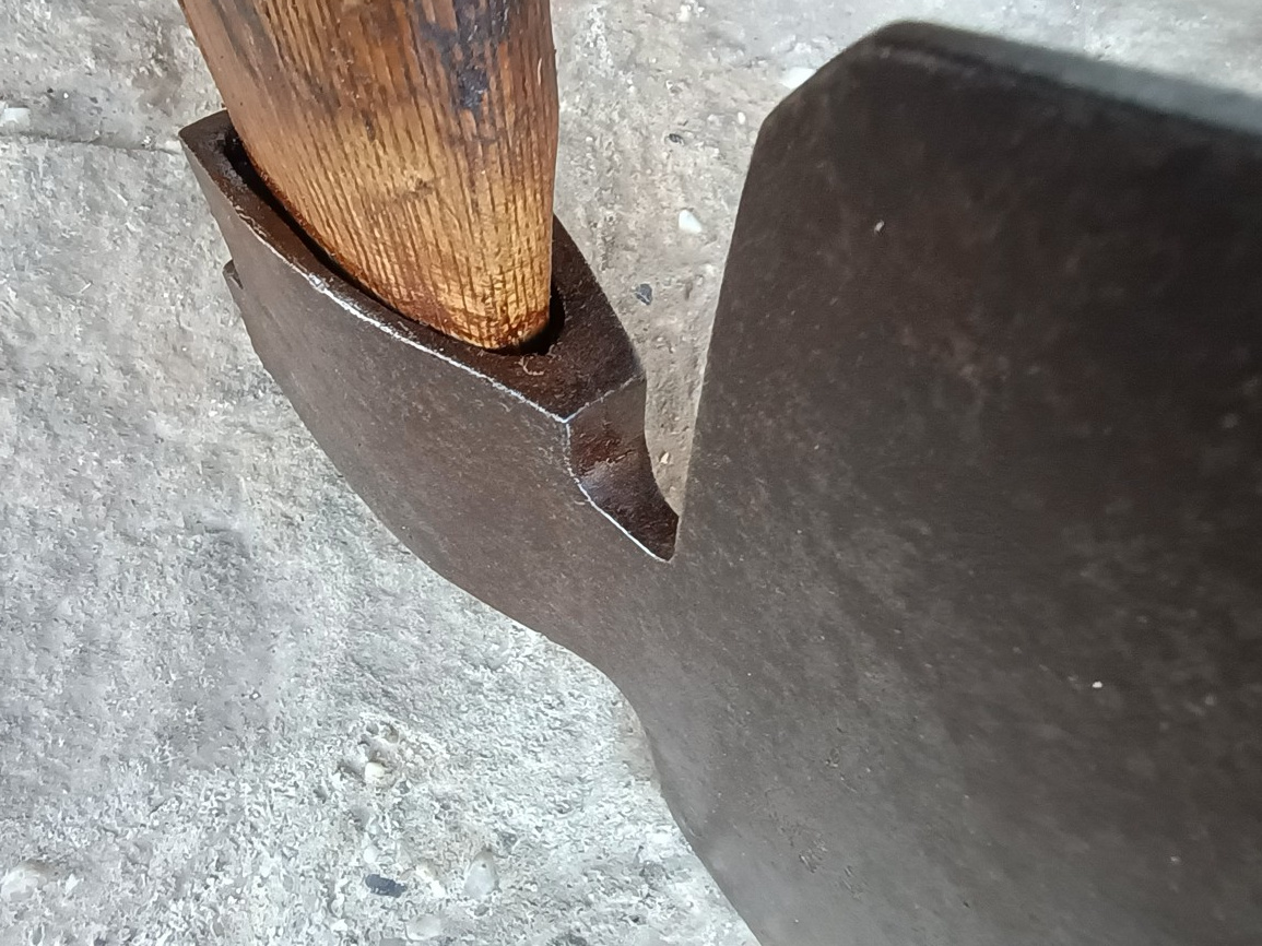 sekera,sekery,hoblík,nebožiec,staré náradie, topor 232 - 10