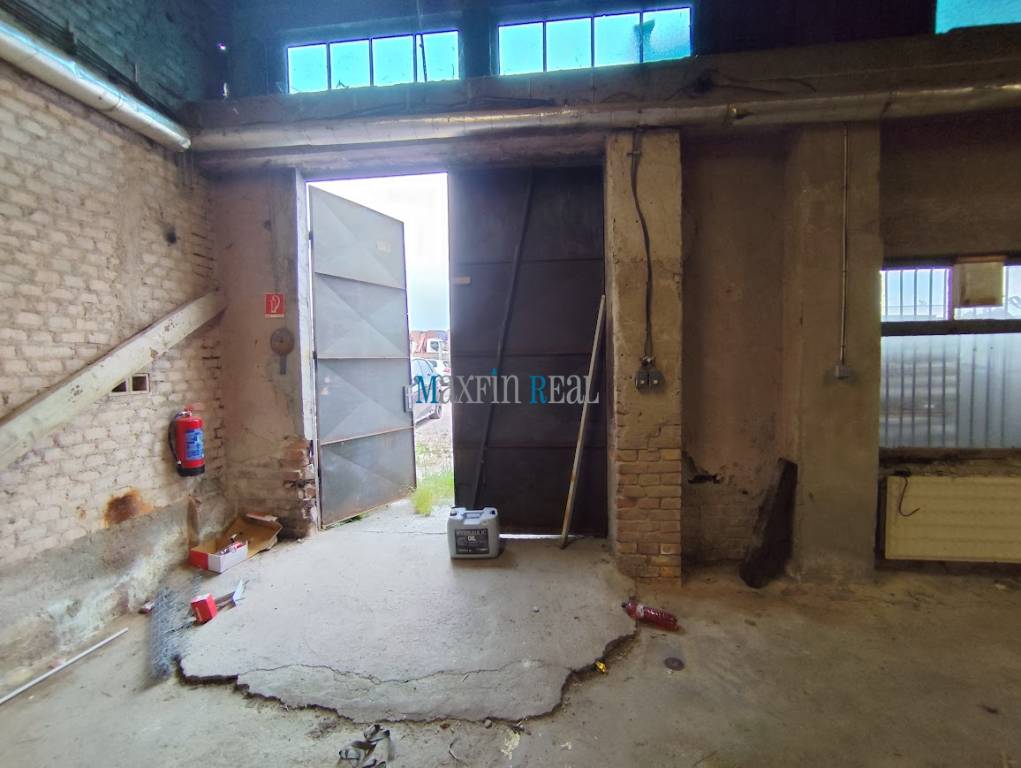 Kancelárie + sklad v centre Nitry s parkovaním - 10