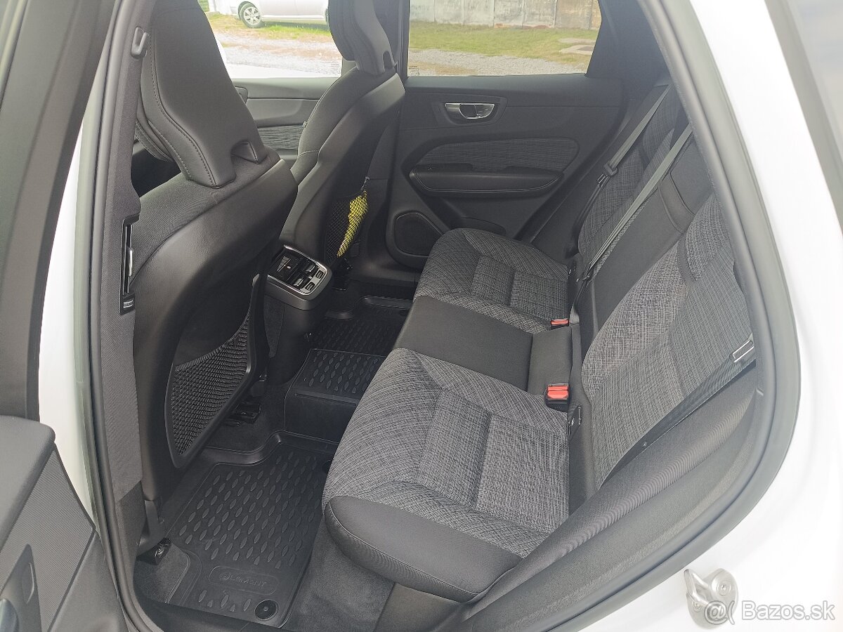 Volvo XC60 2.0 diesel + mHEV 145 kW, AWD Automat, r.v.5/2022 - 10
