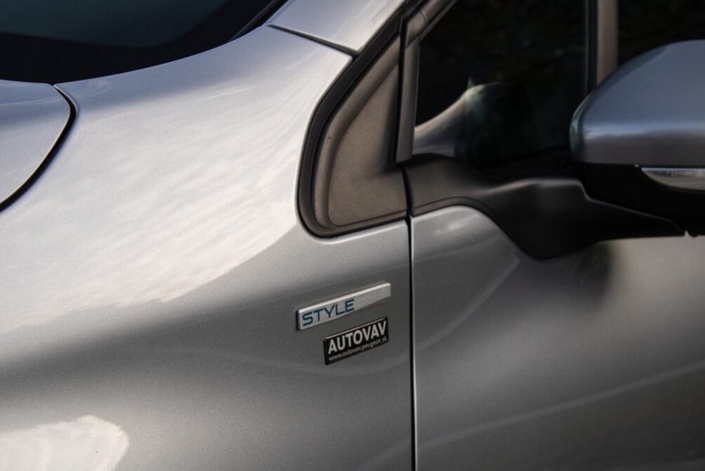 Peugeot 2008 1.2 PureTech Style - 10