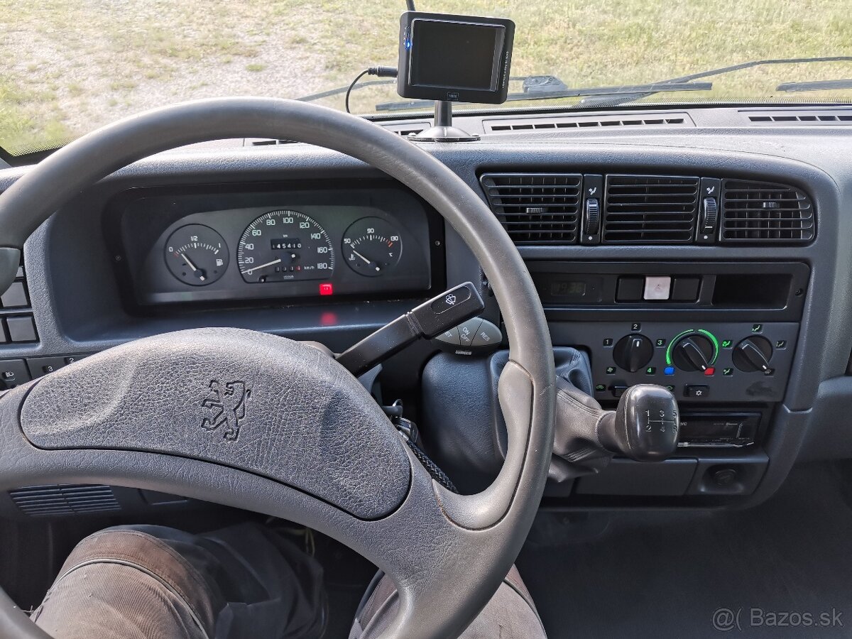 PREDAM AUTOKARAVAN PEUGEOT BOXER KEMPER PÖSSL 2.5TDi rv.2003 - 10