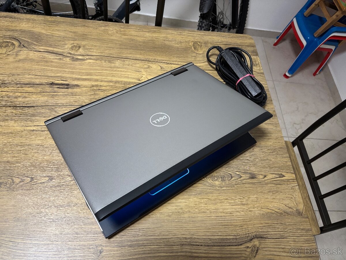 17.3"/Dell/Notebook/i3/8GB RAM DDR3/500GB HDD/Intel HD 2GB - 10