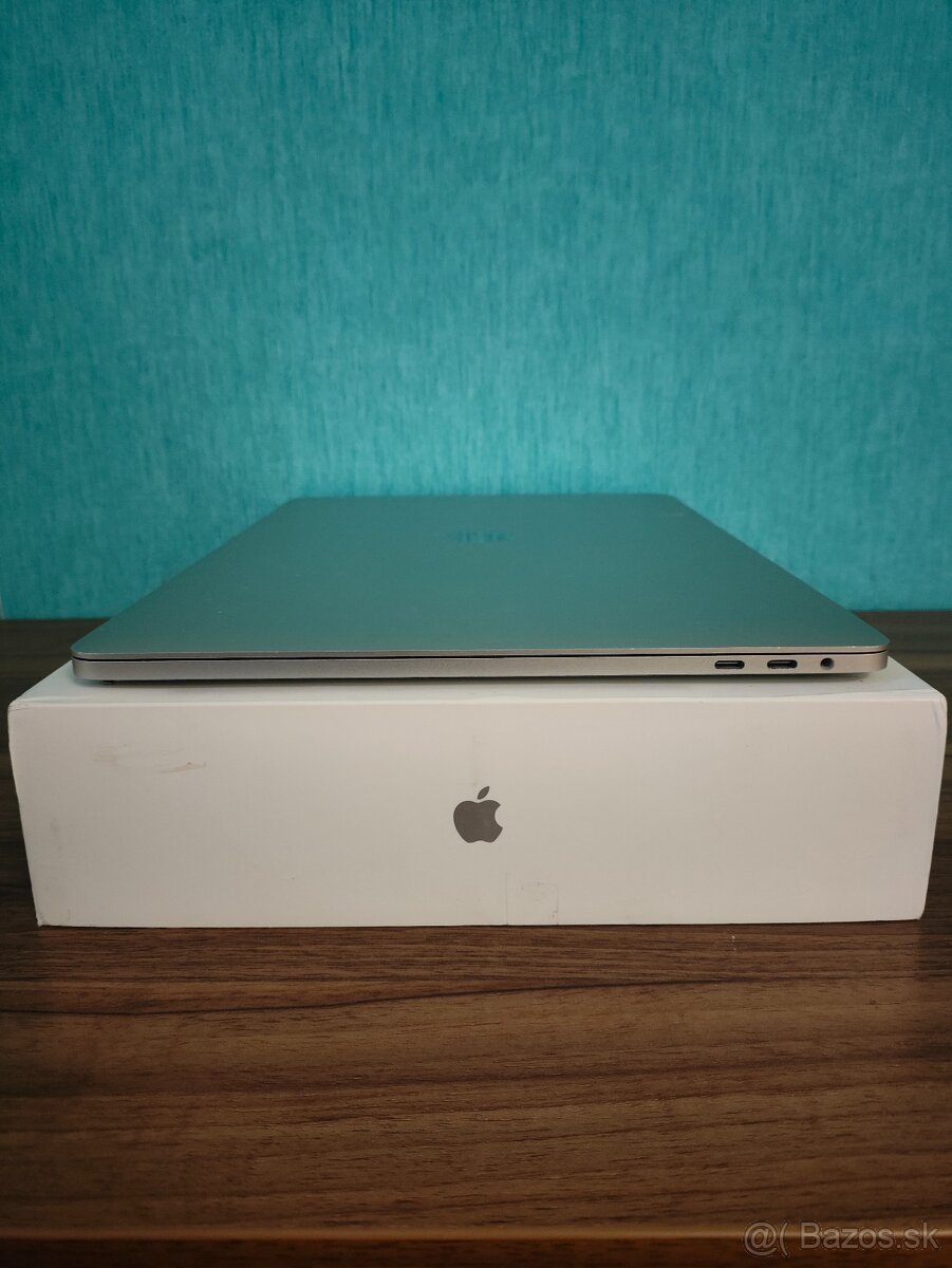 MacBook Pro 15 2016 | i7 • 16GB • 256GB SSD - 10