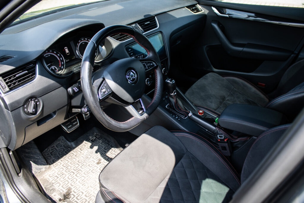 Škoda Octavia Combi 2.0 TDI RS DSG (2018) - 10