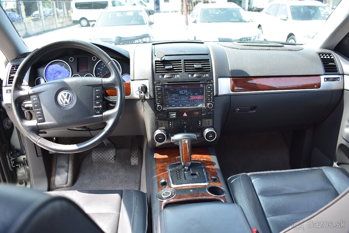 Volkswagen Touareg 3.2i+LPG 4x4 A/T - 10