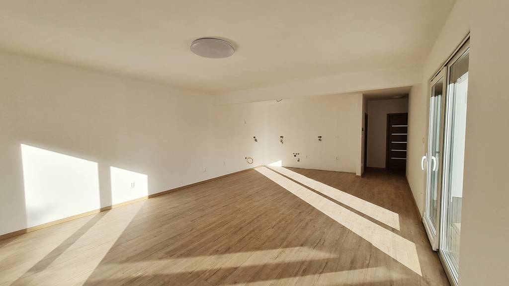 Priestranný, moderný bungalov, dokončený na kľúč / NOVOSTAVB - 10