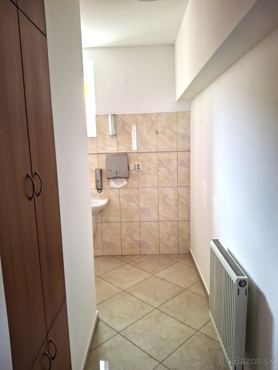 Prenájom kancelárskeho priestoru 78 m2 vhodný ako sídlo firm - 10