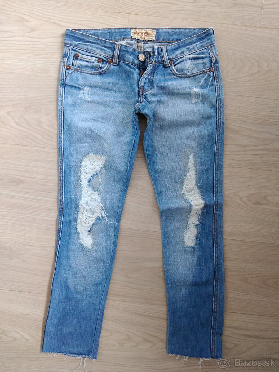 4€/kus, dámske oblečenie - 10