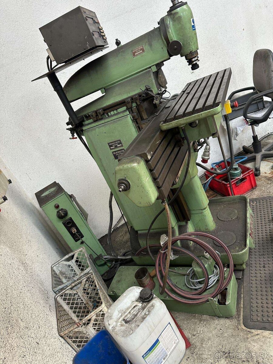 Frézka DECKEL FP2 - 10