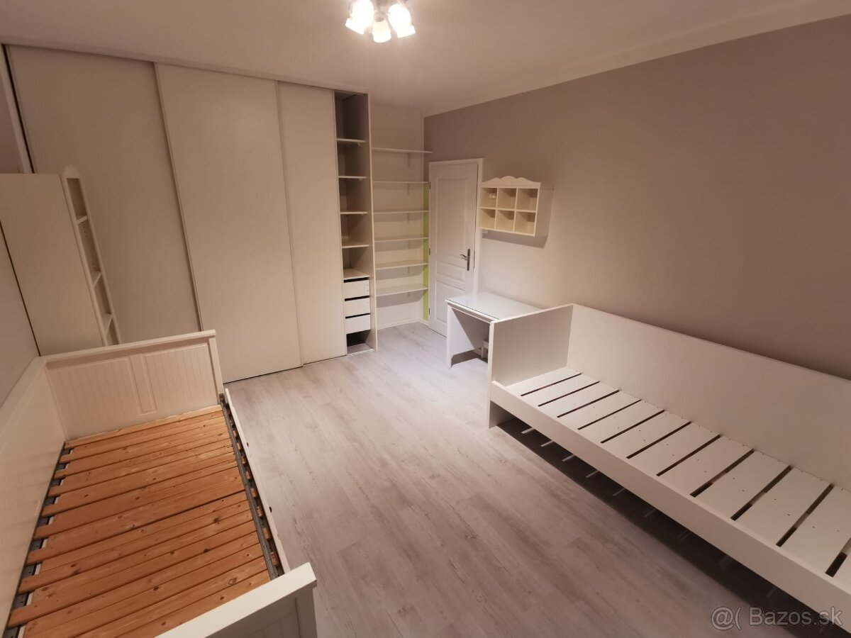 Krásny svetlý 3-izbový byt blízko centra PP, 78 m2 - 10