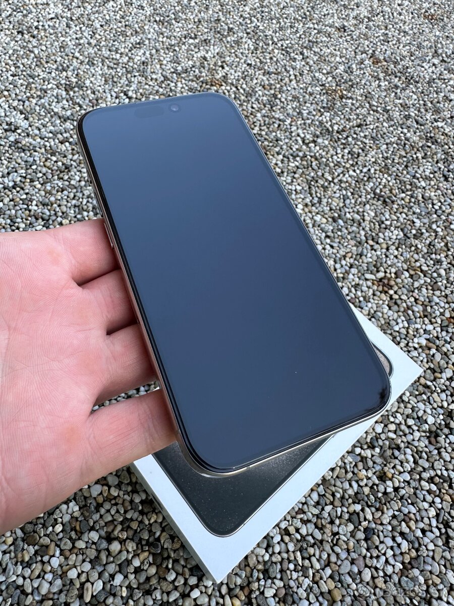 IPhone 15 pro max - baterie 100% - 10