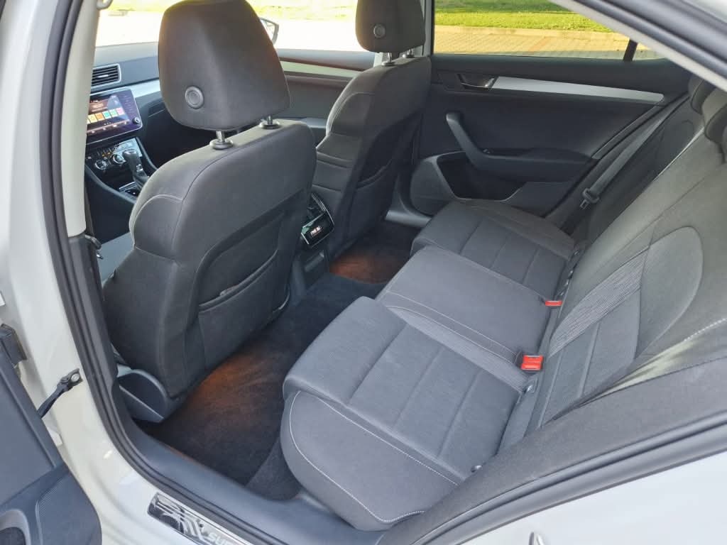 Superb 2,0 TDI 110kw Sedan Odpočet DPH - 10