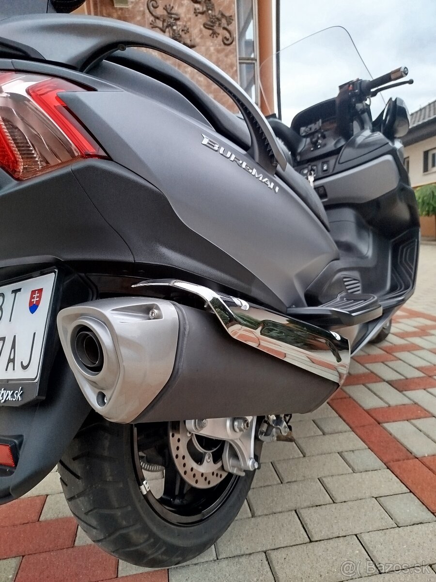 Suzuki Burgman 650 - 10