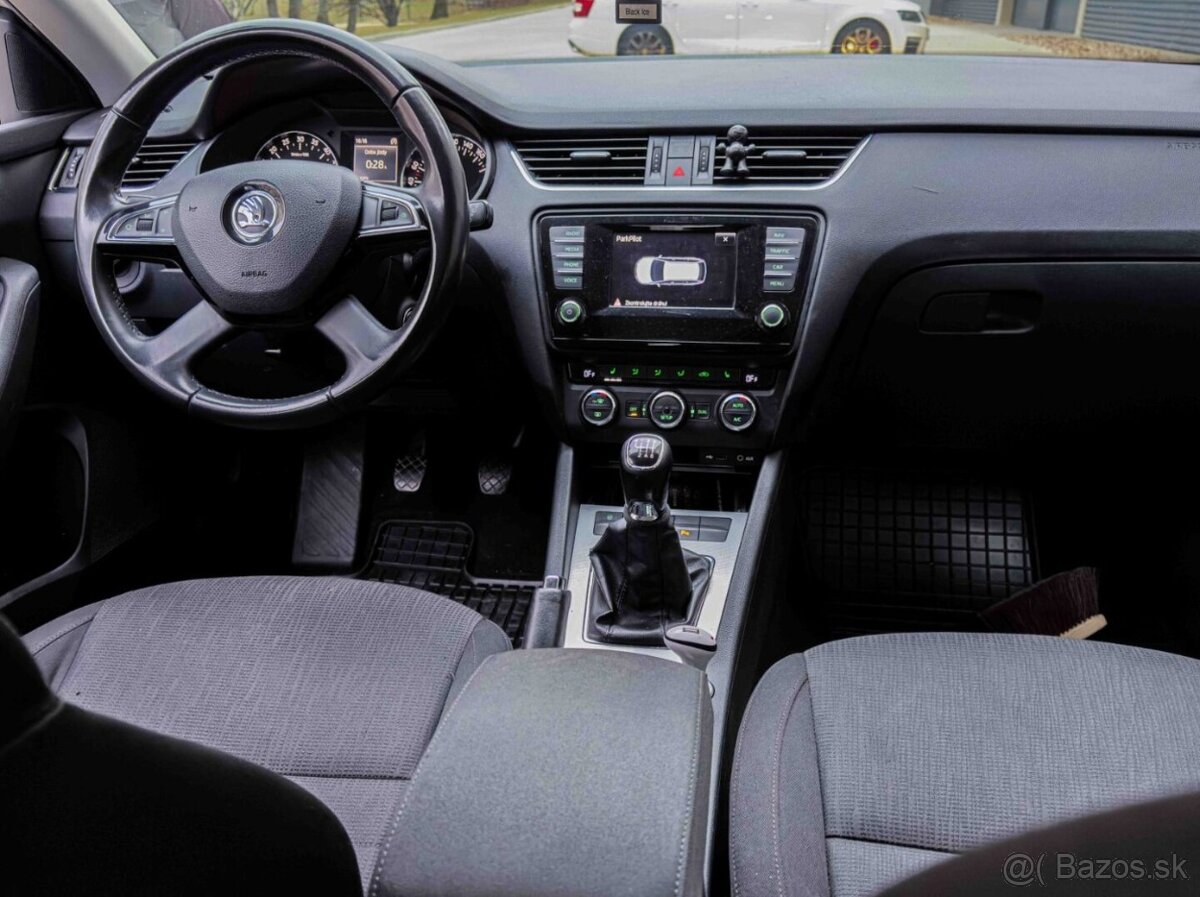 Škoda Octavia Combi 2.0 TDI Ambition - 10