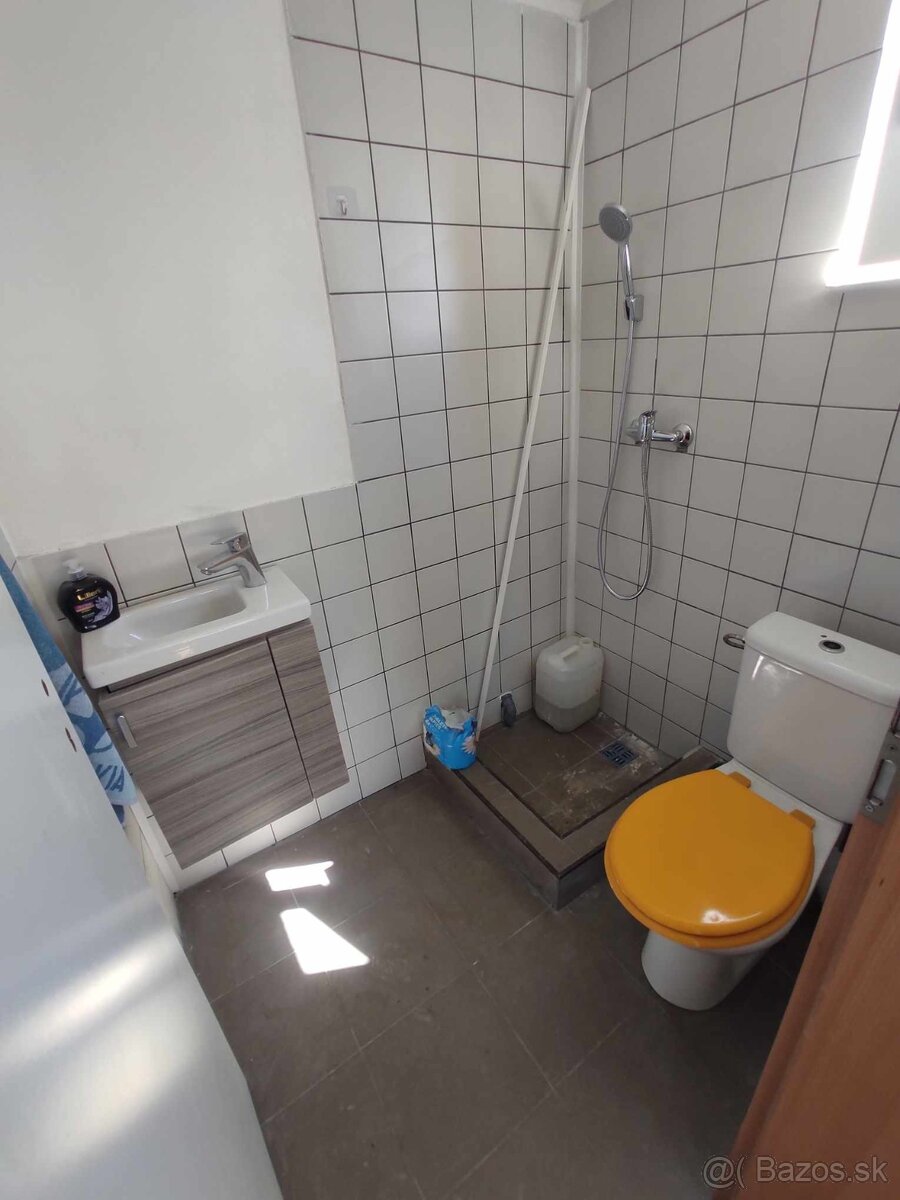 Chatka v záhradkarskej oblasti na predaj - 10