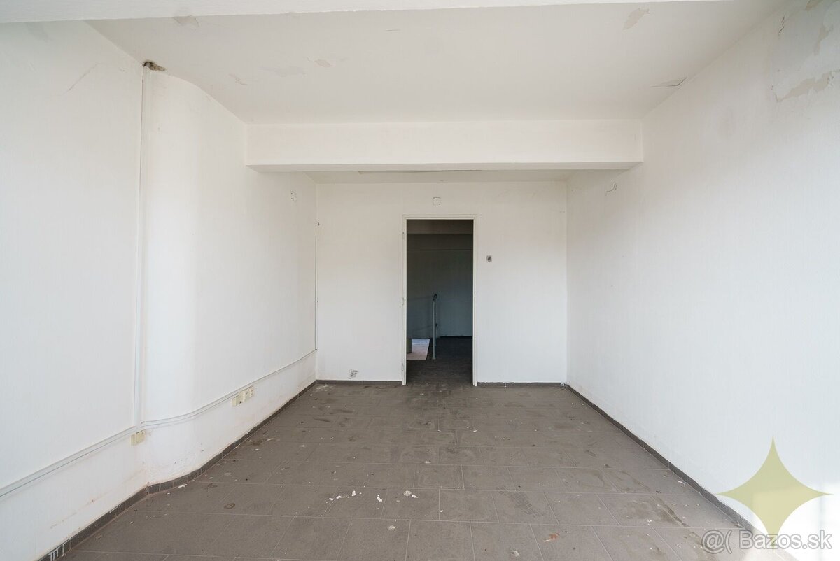 Ponúkam na predaj výrobno - skladové priestory Partizánske - 10