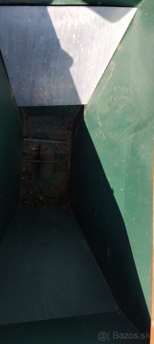 Rozmetadlo umelých hnojív.piesku - 10