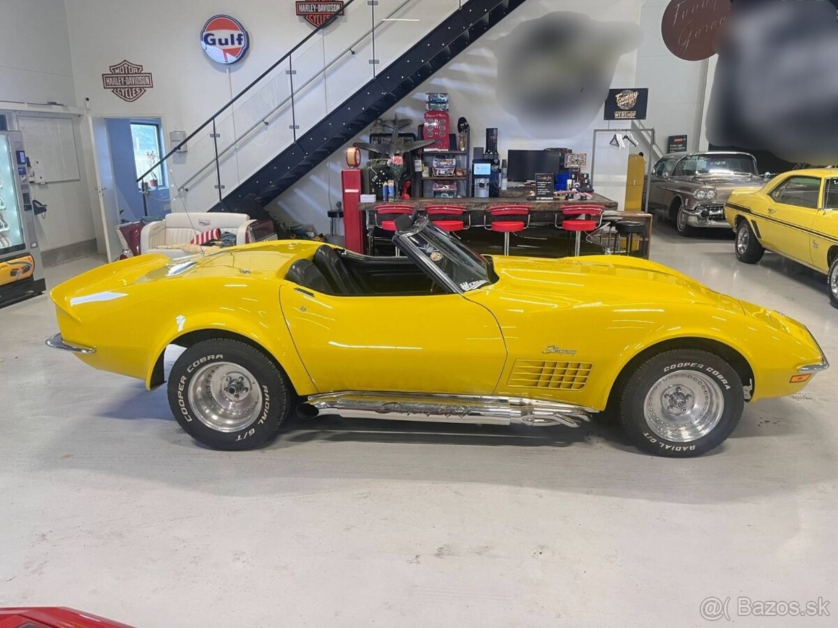 Chevrolet Corvette Stingray Convertible z roku 1972 - 10