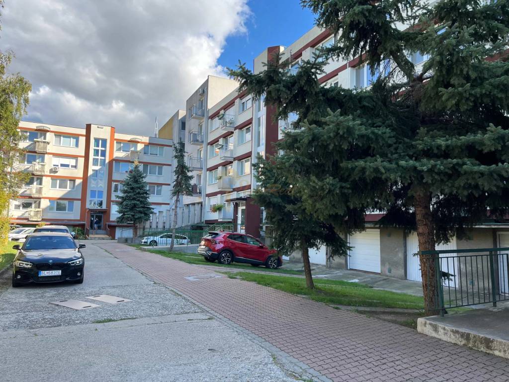 3-izb. byt, Estónska ul.,Vrakuňa v nízkopodlažnom dome, balk - 10