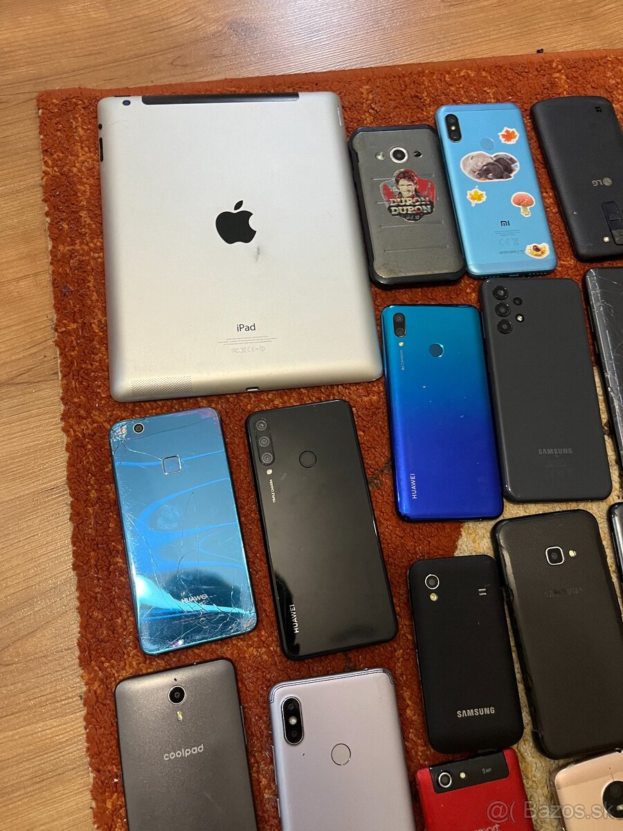 Predám 22 telefonov + tablet - 10
